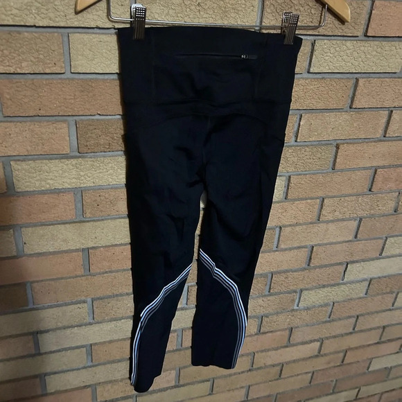 Lululemon Speed Limit Crop 23" Black Striped Nulux Leggings Pants Size 4 - Picture 6 of 7